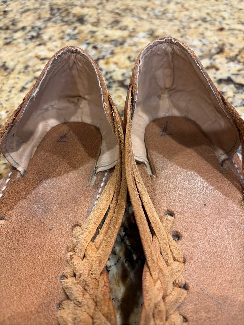 Vintage Brown Leather Slip-On Sandals Embroidered Floral Huarache size 8.5/9